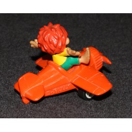 Pumuckl D-Bully Airplane Orange Hands Up