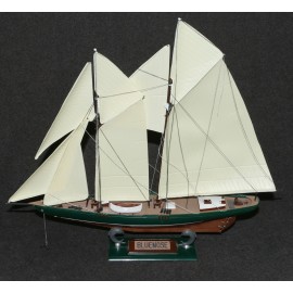 Aurora Model Kit Navy Ship Built Up 1957 The Schooner Bluenose 1/124 w Box