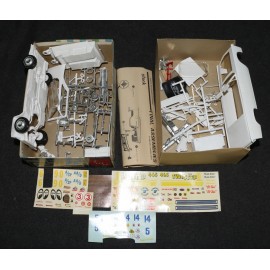 AMT 1960s 1965 Lincoln Continental 3-in-1 Convertible Customizing Kit Boxed