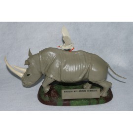 Aurora Model Era 1974 Revell Built Up enDANGERed ANIMALS Scenes Rhino