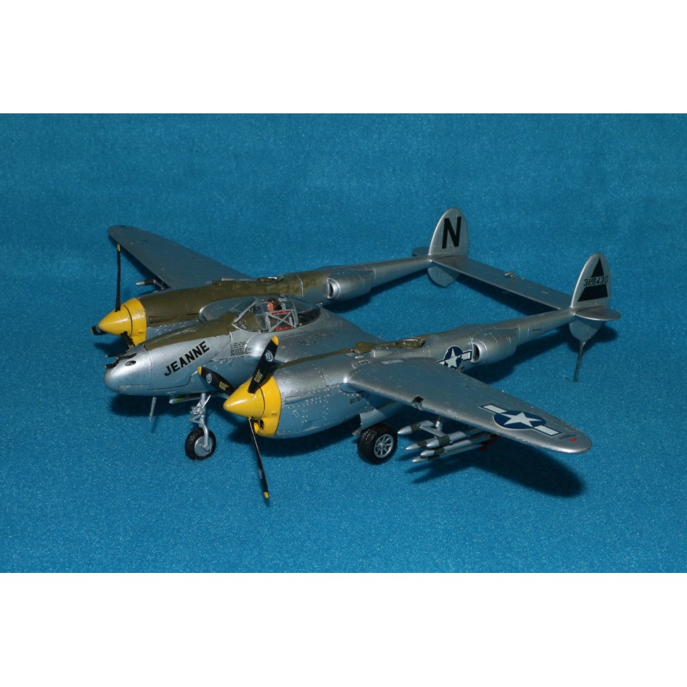 Monogram Model Airplane Kit 1973 P-38 Lightning Built Up