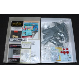 Tamiya Model Airplane Kit Mitsubishi A6M3/3a Zero Fighter Zeke 1/48