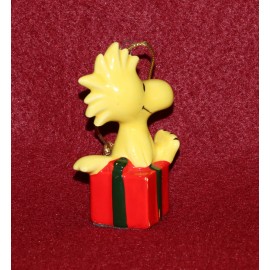 Peanuts Woodstock Determined Ceramic Ornament 1981 Gift Package Snoopy