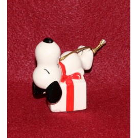 Peanuts Snoopy Ceramic Ornament Determined 1975 On Back On Gift Package