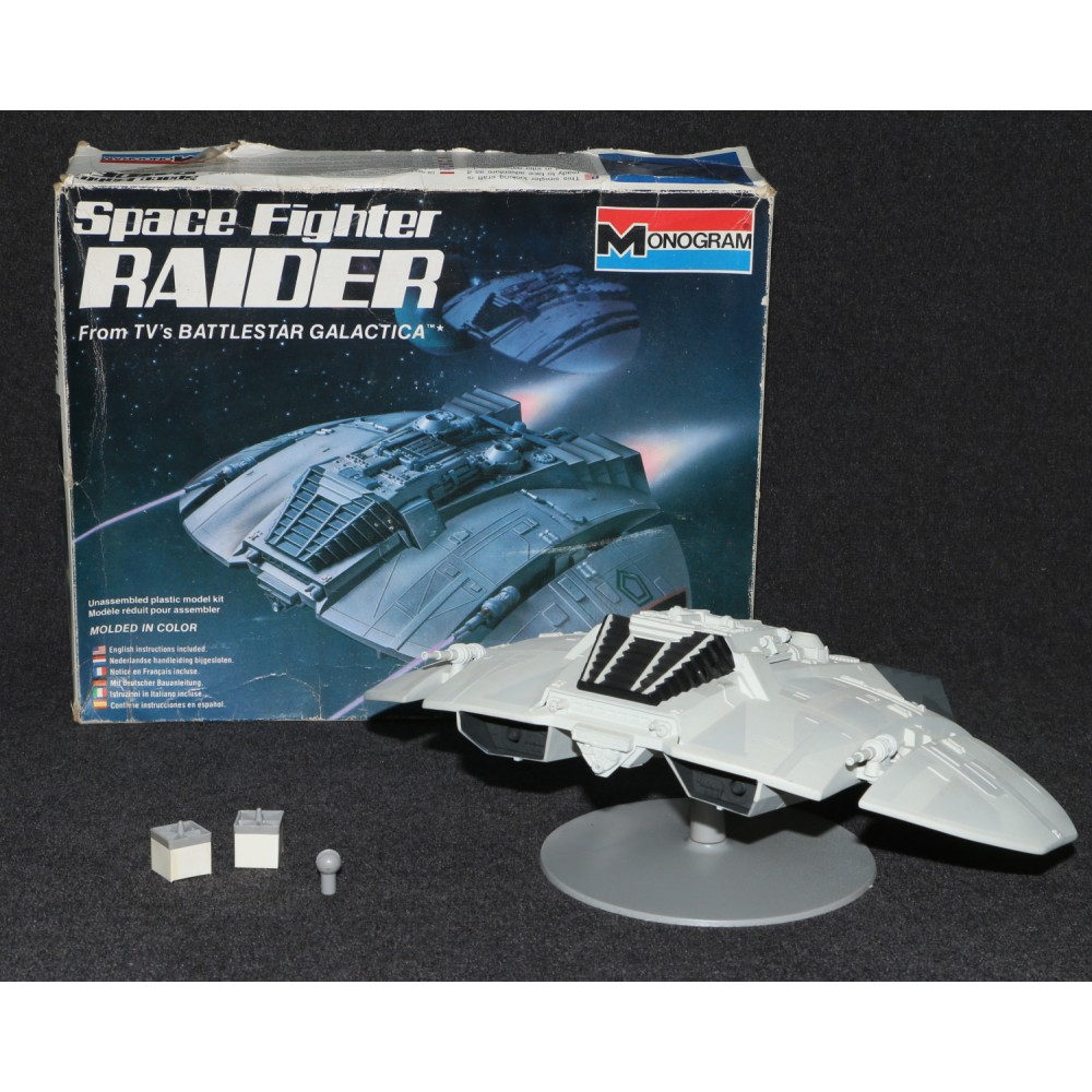 Monogram Battlestar Galactica 1978 Cylon Raider Space Fighter Built Up Pro Job