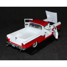 Road Signature Ford Ranchero 1957 Red / White 1/18 Scale Die Cast Car